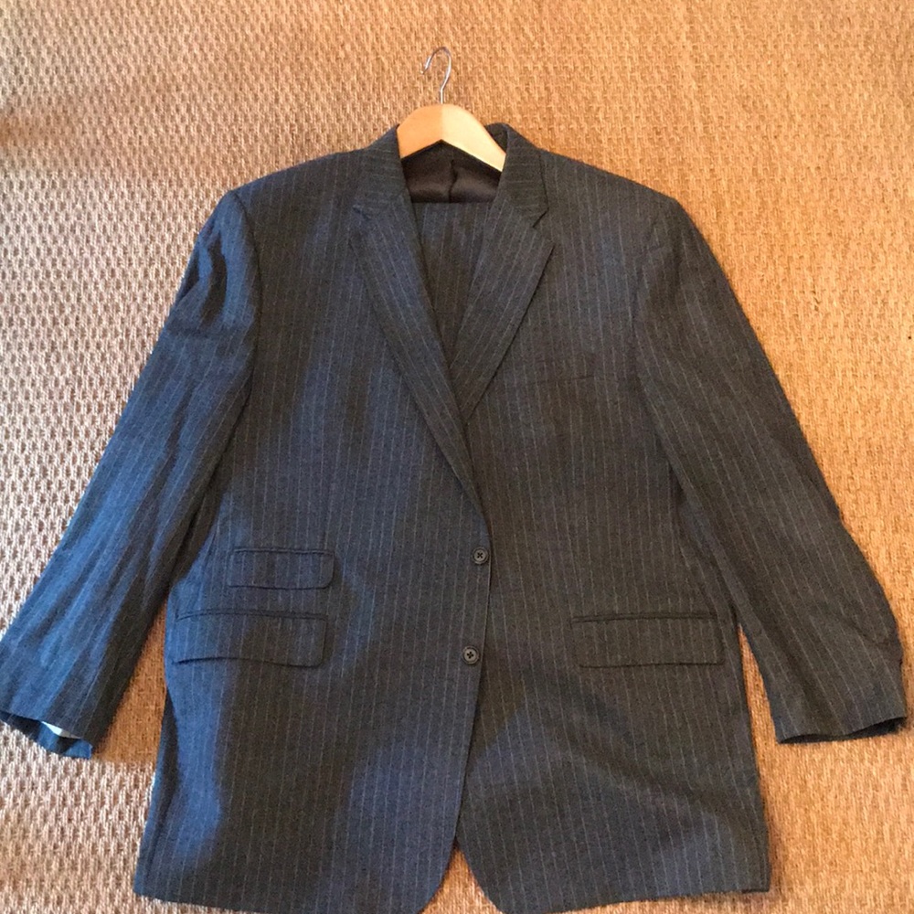 Dark grey wool/cashmere men’s Ralph Lauren Suit
